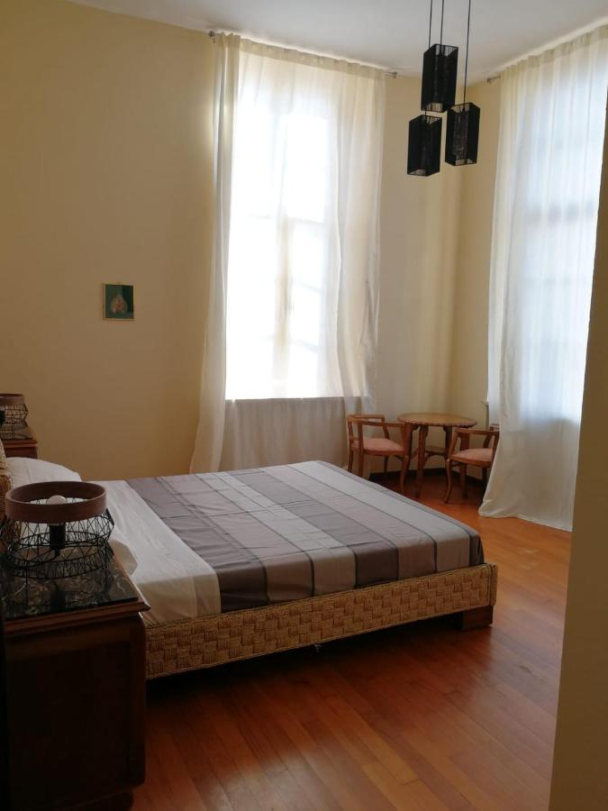 Dimora Castello Dei Conti Bed and Breakfast Trinità Exteriör bild